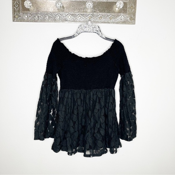 Cupio Black Lace Bell Sleeve Smocked Boho Blouse Medium - Picture 1 of 6